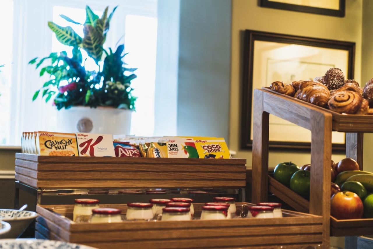 The Highdown - Brunning And Price Hotel Уърдинг Екстериор снимка