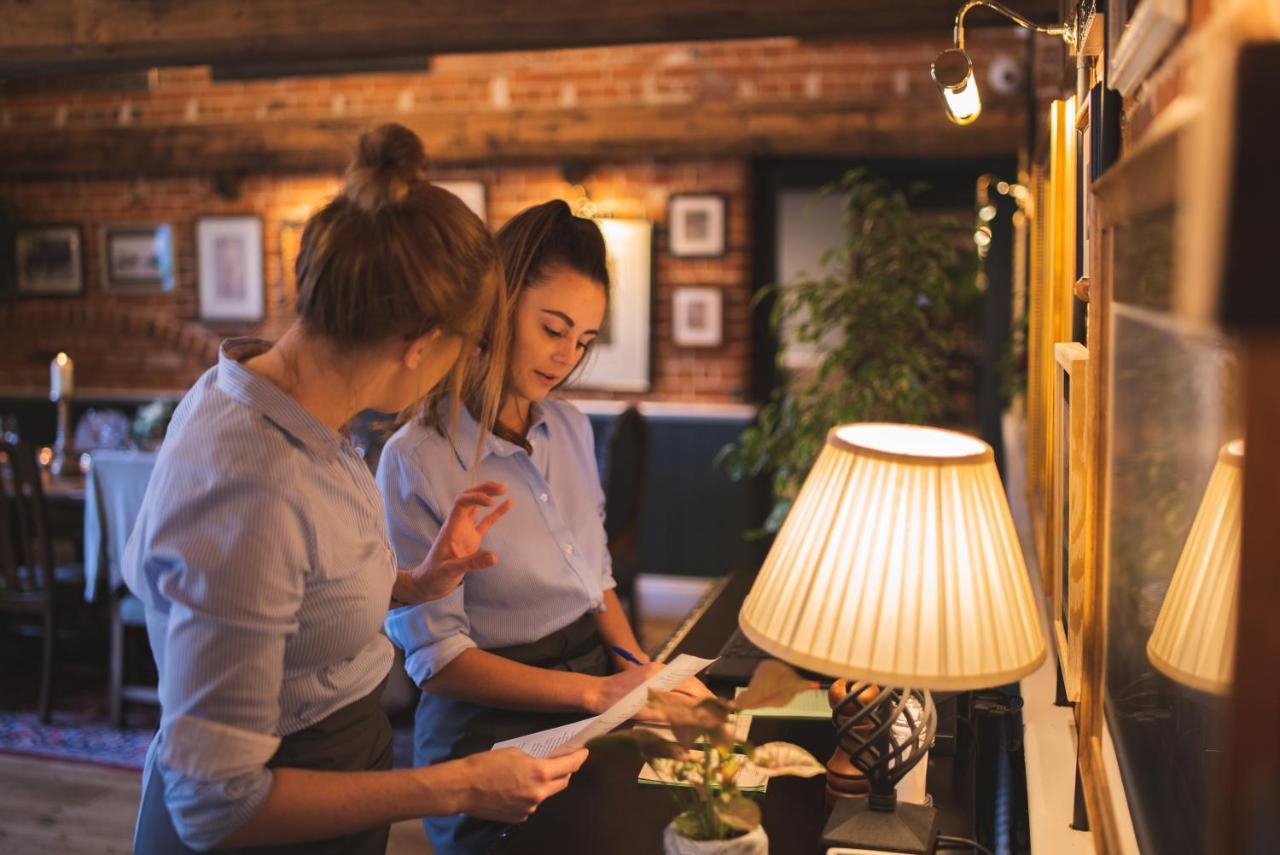 The Highdown - Brunning And Price Hotel Уърдинг Екстериор снимка