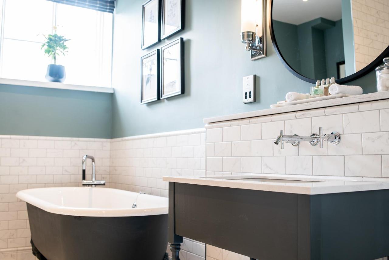 The Highdown - Brunning And Price Hotel Уърдинг Екстериор снимка