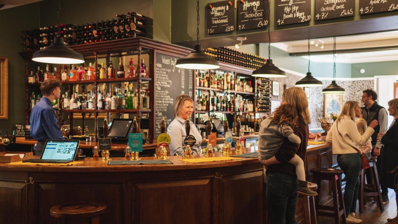 The Highdown - Brunning And Price Hotel Уърдинг Екстериор снимка