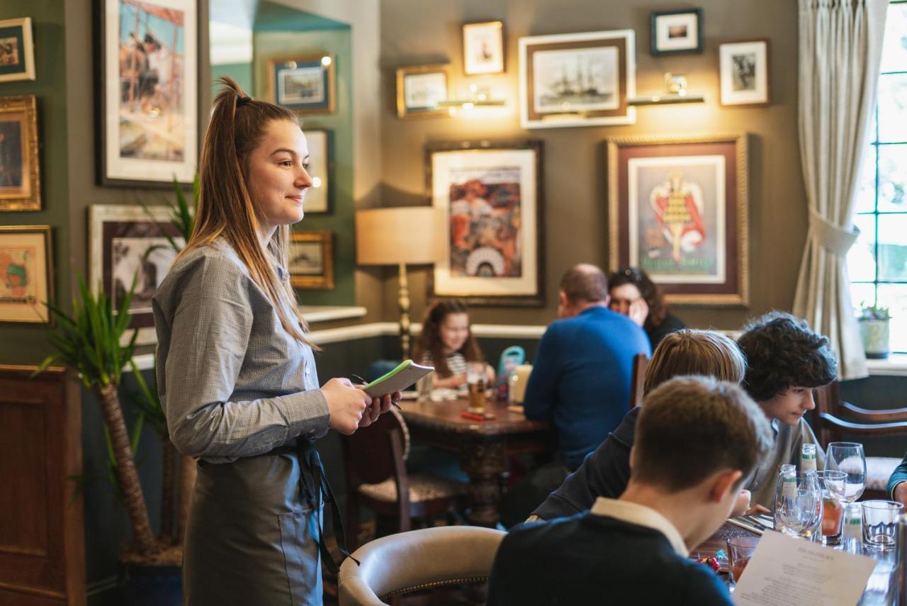 The Highdown - Brunning And Price Hotel Уърдинг Екстериор снимка
