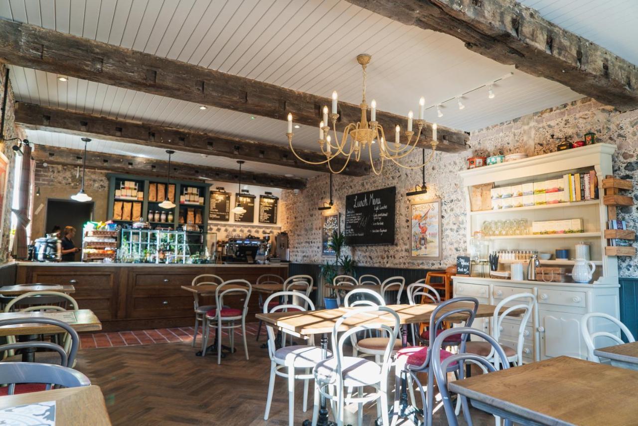 The Highdown - Brunning And Price Hotel Уърдинг Екстериор снимка