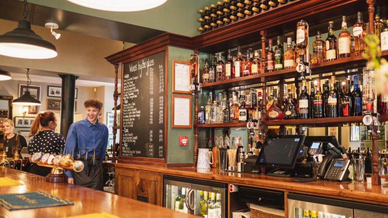 The Highdown - Brunning And Price Hotel Уърдинг Екстериор снимка